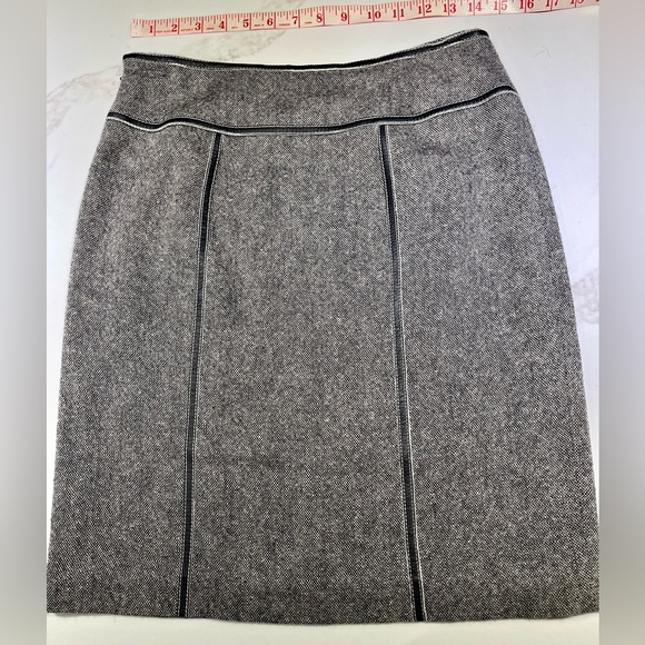 MICHAEL KORS Pencil Skirt Black/White Tweed, Size 2 - Picture 4 of 5